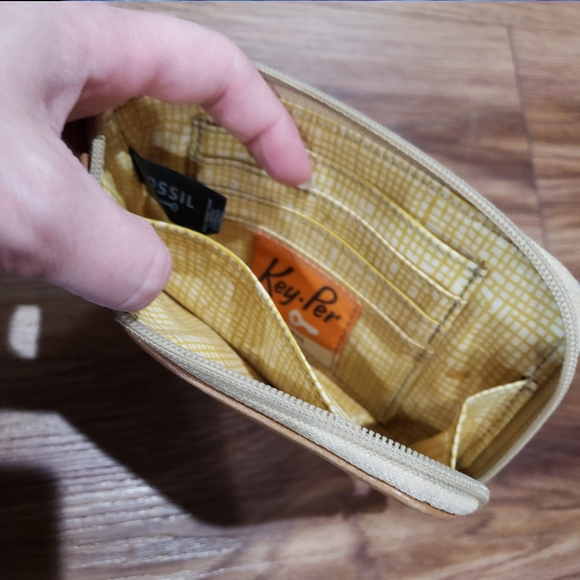 Fossil Colorful Bird Print Wristlet - Picture 4 of 5